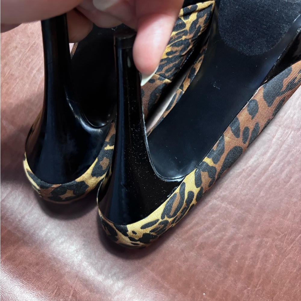 Guess Leopard Pattern Heels - Picture 7 of 9